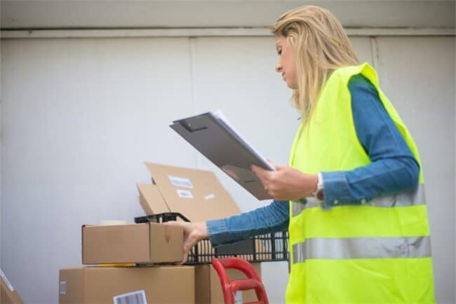 pexels-kampus-production-7843976